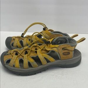 Keen women’s size 7 sandals hiking beach fishing outdoors